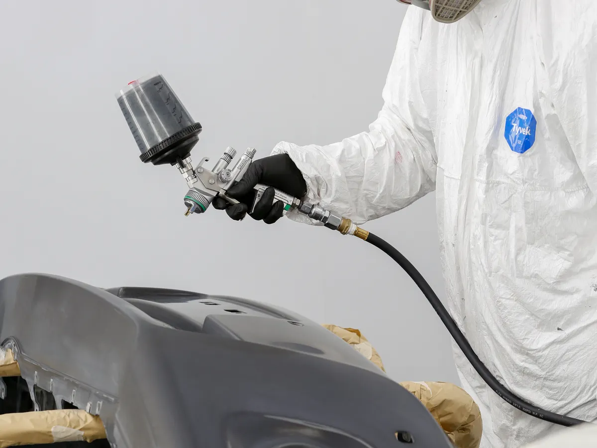 Spraying a part or whole car – Autoschade Hilversum